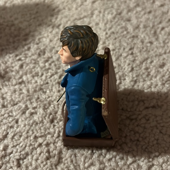Fantastic Beasts and Where to Find Them Newt Scamander Hallmark Keepsake 2022 - Picture 12 of 12